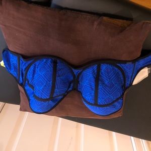 Cleo panache bathing suit top no strap any black one will do.  New no tags.